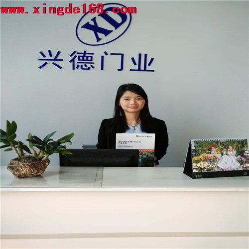 藍(lán)牙控制車庫(kù)快速卷簾門(mén)