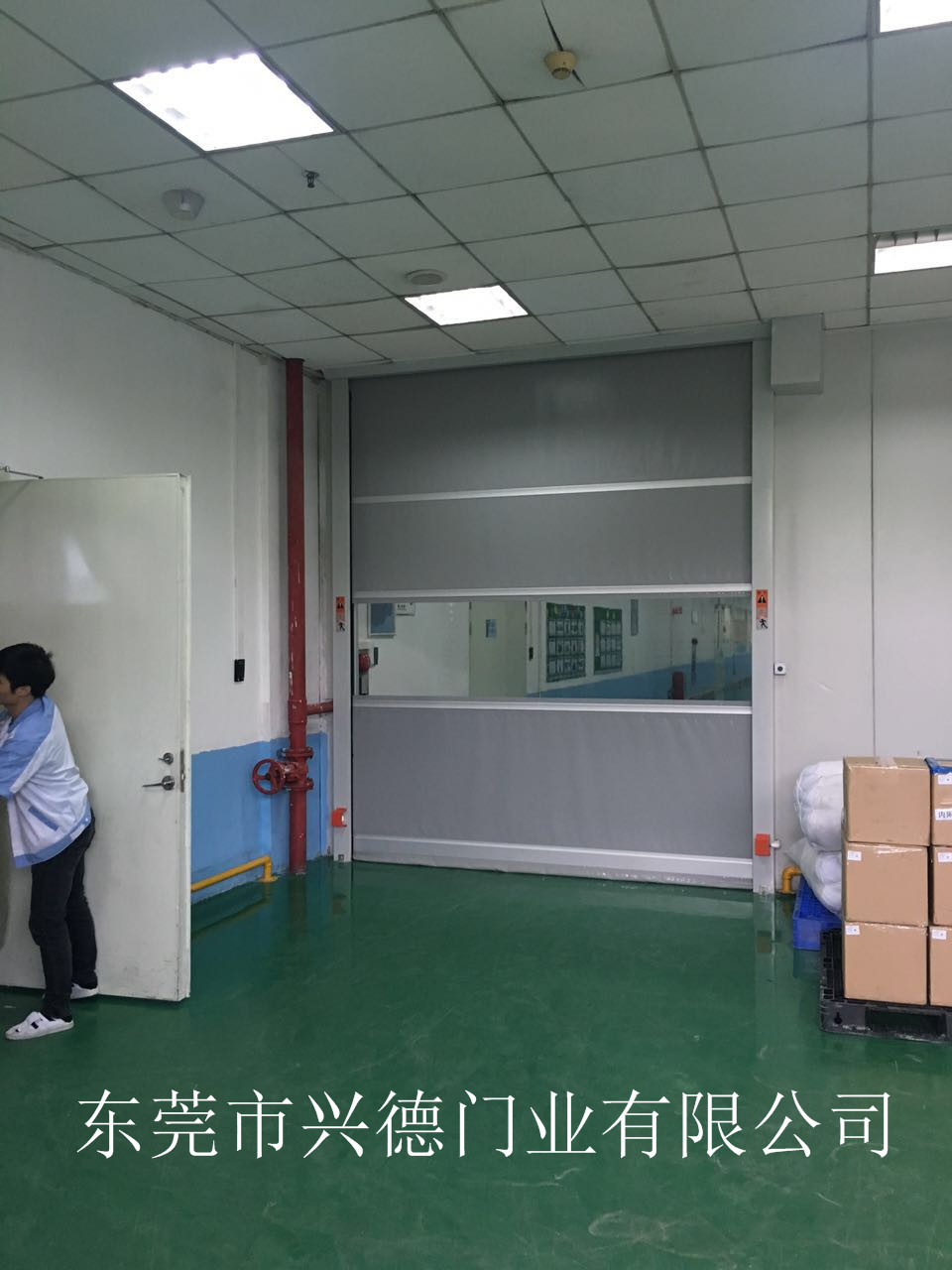 什么生產(chǎn)廠家定做硬質(zhì)快速卷簾門質(zhì)量好？
